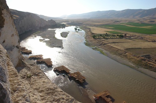 Hasankeyf - Tigris River by CharlesFred