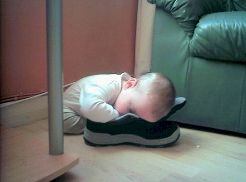 sleeping-baby-shoe