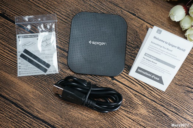 Spigen Essential F302W 質感輕巧超輕薄無線充電板/無線充電器/適用Qi無線充電