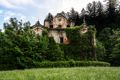 Villa Andrew