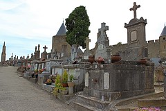 Tumbas y cementerios.