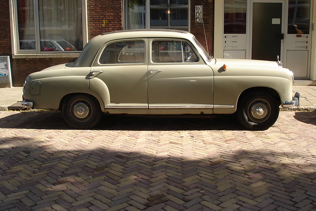 Mercedes 180D Hanenburglaan The Hague