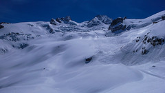 Trasa zjazdu lodowcem Vadret da Roseg m ze szczytu Dischimels 3501m.