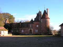 château (CHAPEAU,FR03)