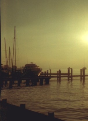 light sun color film water fog zeiss sunrise 35mm boat kodak 1938 maryland jena contax filter vintagecamera chesapeake kodakgold200 contaxiii zeissf155cmsonnarlens