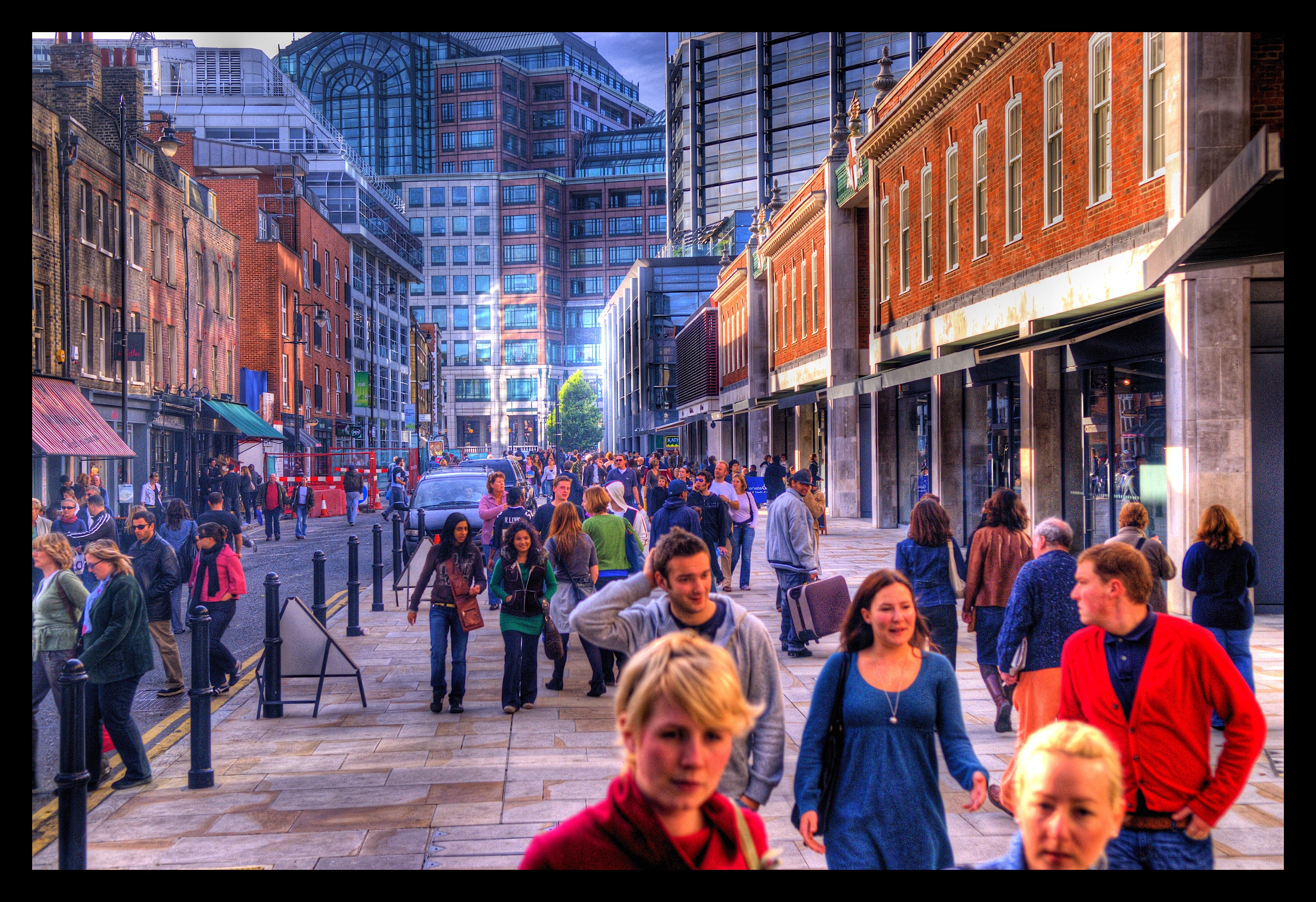 Спиталфилдс Лондон. Лондон люди. Люди на улицах Лондона. Multicultural Cities.