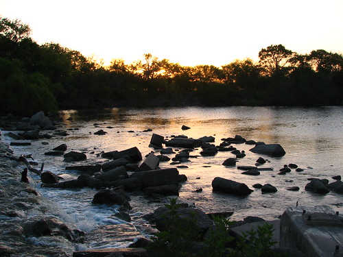 sunset water river rocks texas nuecesriver labontepark nuecesriverpark