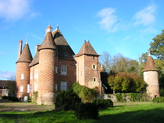 château (CHAPEAU,FR03)