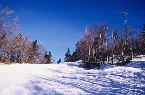 2002 winter favorite usa snow ski film canon lowresolution skiing unitedstatesofamerica maine greenwood slide photograph safe mtabram greenwoodmaine mtabramfamilyresort