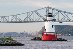 07-lighthouse-and-bridge