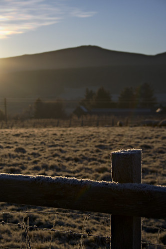 home sunrise fence scotland frost aberdeenshire farm railway hdr bennachie daies