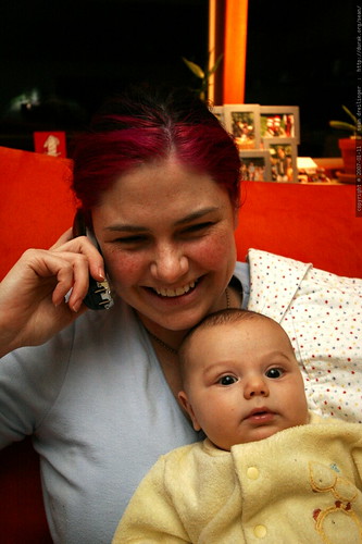 rachel and sequoia on the phone with aunt megan    MG 8966
