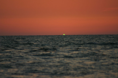 florida sarasota sunset beach green flash unusual physics optics light