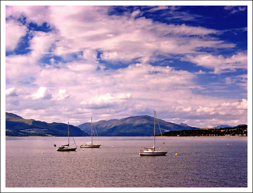 sky clouds scotland riverclyde yachts gourock holyloch inverclyde argyllhills
