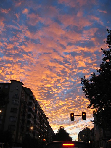 light sunset clouds geotagged spain driving logroño rioja geo:lat=42453861 geo:lon=2439909
