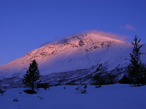 winter snow mountains norway sunrise skiing stryn nordfjord bøasetra karifjellet