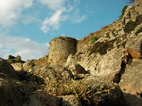 fortification muraille rempart bressuire militaryarchitecture châteaumédieval medievalcastel tourdedéfense