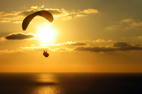 sunset deleteme topf25 wow geotagged flying topv555 saveme top20sunrisesunset saveme7 deleteme10 topv1111 accepted1of100 been1of100 topv999 lajolla top20hallfame paraglider gliderport rateme485 geo:lat=32890047 geo:lon=117251018 interestingness97 i500 25faves