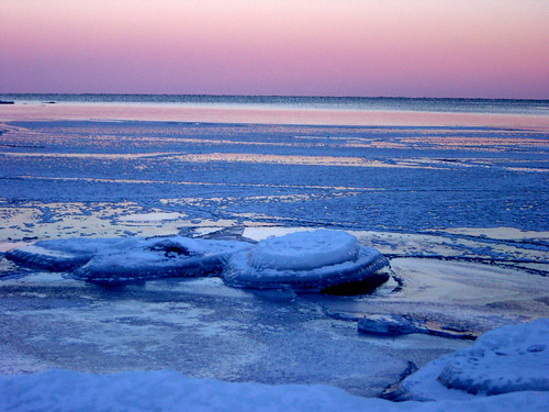 pink winter sunset lake ice minnesota point cove superior lodge mn covepointlodge wetraveltheworld allensphotography