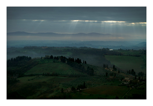 italy sunlight mist fog clouds view tuscany