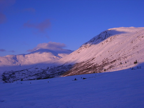 winter snow mountains norway sunrise skiing stryn nordfjord karifjellet gullkoppen