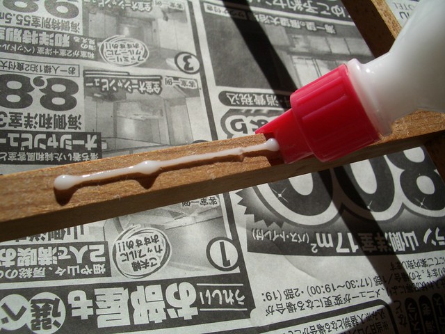Applying shoji glue