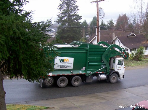 trash frontloader garbagetruck wastemanagement kitsapcounty winter2007 6000views kingstonwa 020507 aloadofrubbish