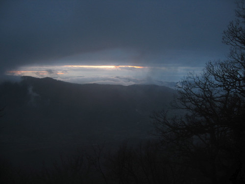 sunset fog clouds hiking abruzzo pereto
