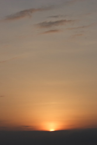 sky cloud japan sunrise geotagged airport 日本 fukuoka kitakyushu 福岡 空港 福岡県 北九州 mrhayata geo:lat=338381692 geo:lon=1310311139 北九州空港