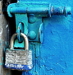 A blue lock for George