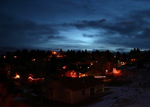 christmas morning beautiful sunrise lights montana ©tylerknottgregson