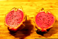 dragonfruit halved    MG 1246 