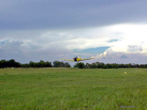 grass speed airplane flying airport aviation flight mooney runway mite