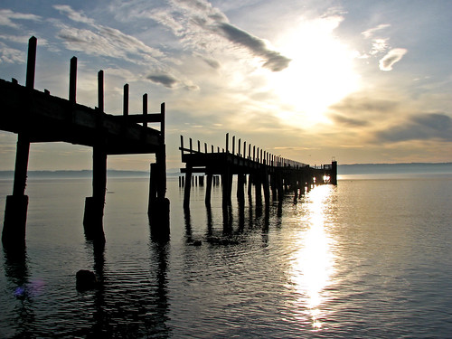 sunrise pier dock washingtonstate admiraltyinlet grundlepuck marrowstoneisland fortflaglerstatepark