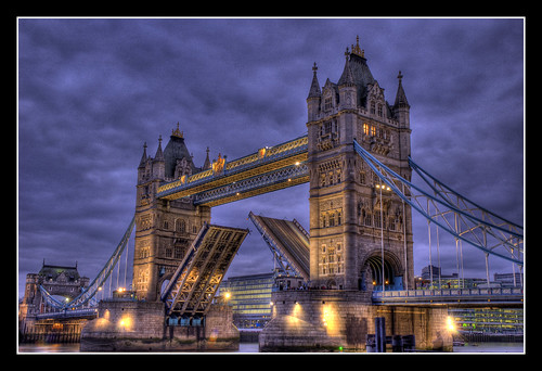 longexposure london thames night towerbridge river nikon d70 hdr 3xp photomatix tonemapping ©allrightsreserved outstandingshots abigfave nikonafsdx1870mmf3545 allrightsreserved© bratanesque hdratnight simonvardy
