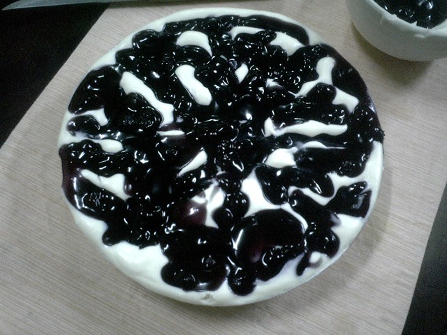 Reduced Sugar Blueberry Cheesecake: The final product