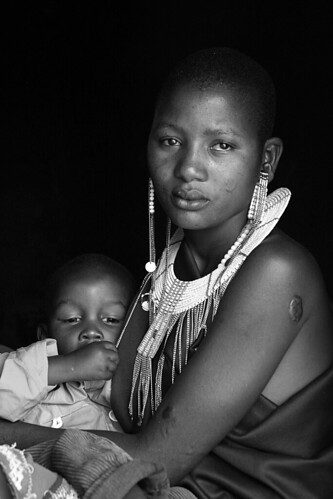 portrait bw tanzania mother mama nomad maasai songea watsonfellowship fpgcontest