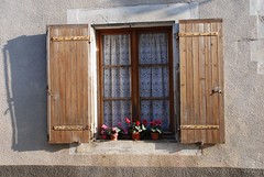 Window with shutters - Photo of Persac