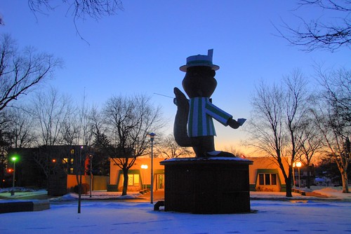 winter snow minnesota statue sunrise dawn squirrel fairground statefair twincities saintpaul hdr