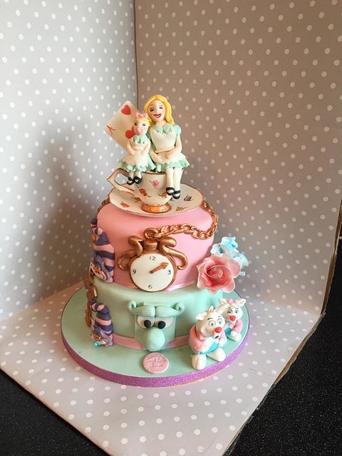 Cake by Kim Wylie of Sweet Little Things
