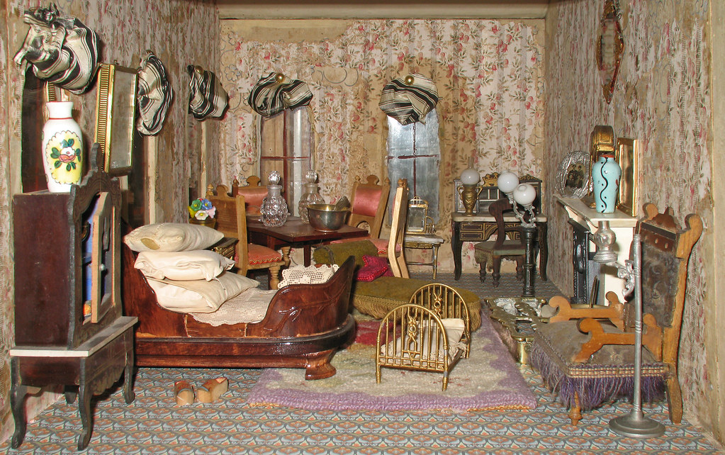 victorian dolls house collector