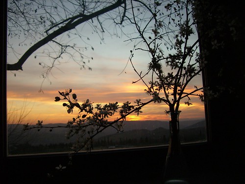 tramonto finestra toscana