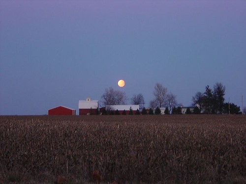 moon beautiful night rural 510fav evening march illinois midwest farm great 2006 fullmoon 100views metamora march2006 risingmoon woodfordcounty