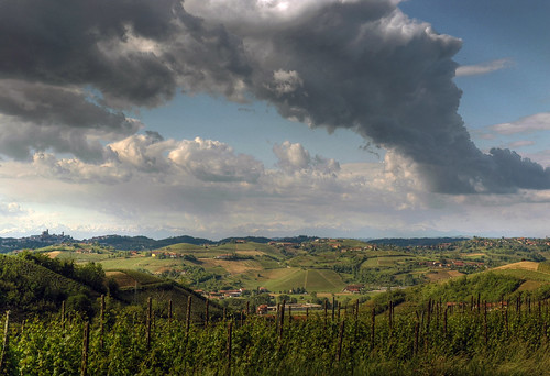 italy clouds italia nuvole nikond70s hills hdr colline italians monferrato roero 2for2 specland 50club abigfave holidaysvacanzeurlaub visitpiedmont