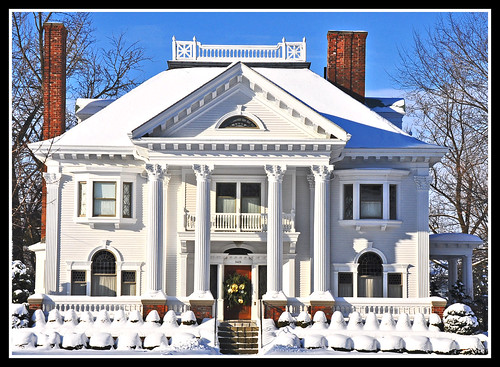 blue winter chimney sky white house snow home architecture covered residence pillars bushes dwelling thewhitehouse flickraddict d90 flickrlover nikond90