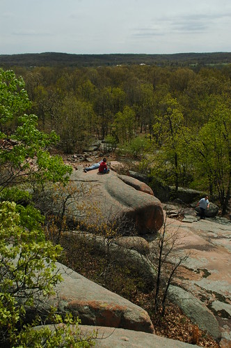 woman man green giant couple rocks sitting view missouri elephantrockstatepark