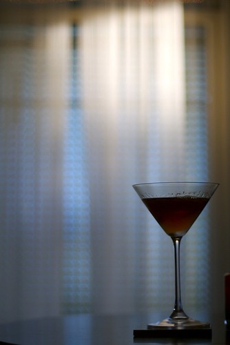 sunset 50mm yum drink manhattan f14 cocktail bourbon april2007 laurelavenue