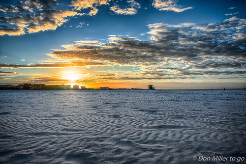 sunshine morning sand siestabeach 3xp hdrphotography sunrise onawalk beachlife outdoors hdr goldenhour d810 sky florida