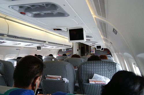 JL2403 (JAL MD-90-30 JA8066)