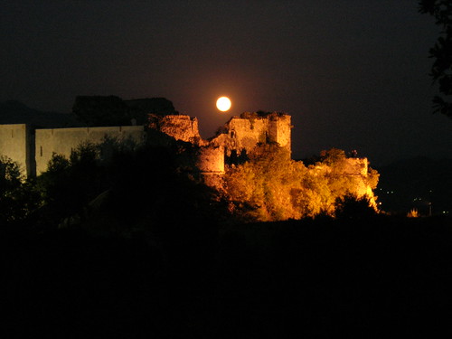 longexposure italy moon castle nikon ruins italia coolpix 5900 castello alvito nikoncoolpix5900 ciociaria